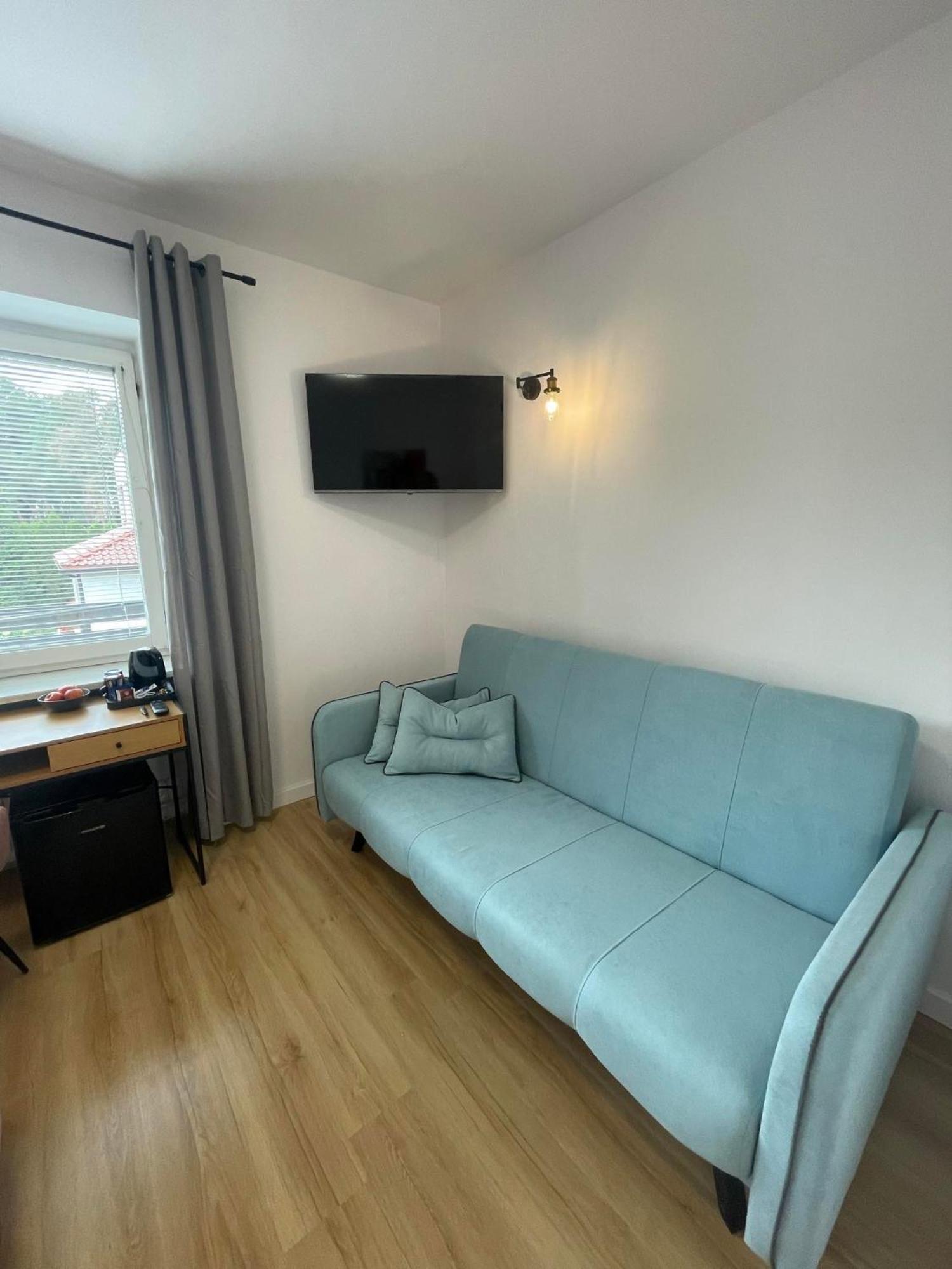 Terminal Family Airport Hostel Poznan